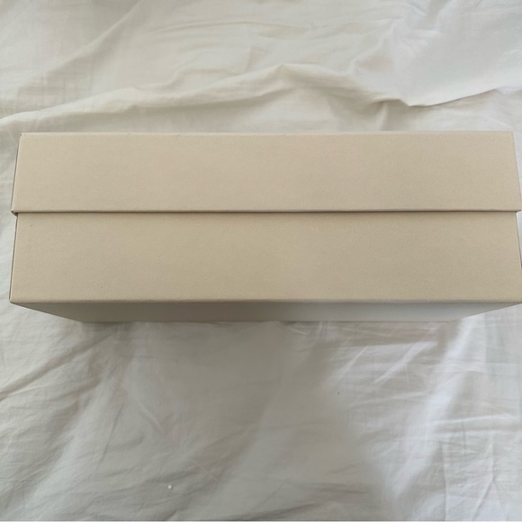 Burberry Shoe Box - Picture 7 of 8